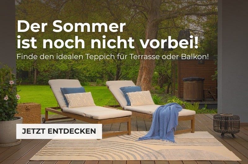Beiger Outdoor-Teppich mit Muster auf einer Holzterrasse